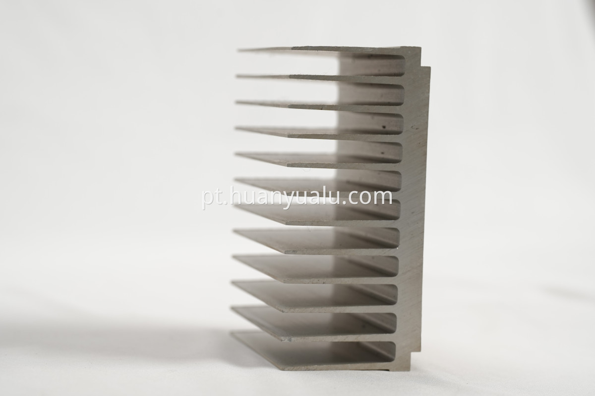 Dissipador de calor de alumínio anodizado para equipamento Anodized Aluminum Heat Sink for Equipment
